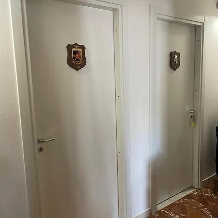 La Dell'aviatore 게스트하우스 3*